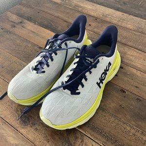 HOKA Mach 4